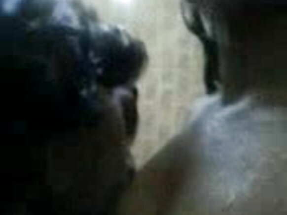 مدراسي ۾ سيڪسي فلمِ لاءِ هڪ جوڙو