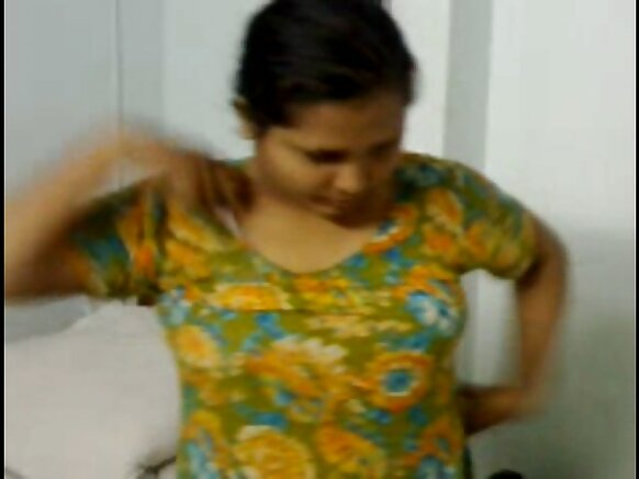 مون کي ديسي انگريزي ۾ ديسي خوبصورت ڇوڪري sexy after shower