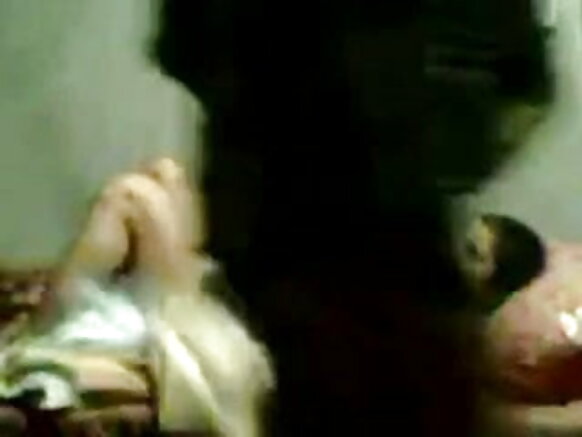 سني ليون سيڪسي بليو سينيما لاءِ بنگالي جوڙي جي عاشق