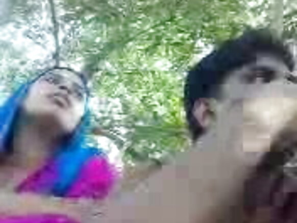 ديسي چاچي هندي sexy hindi movie sexy die ديسي چاچي پارڪ ۾ مشت زني ڪندي