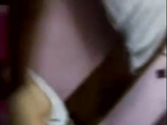 I am desi first time sexy sexy ڇوڪري پهرين دفعي هڪ شرميلي ڇوڪري سان جنسي ميلاپ ڪندي آهي