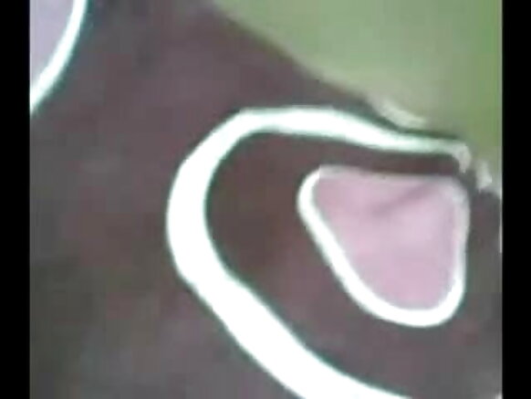 گرم انگريزي سيڪسي مڪمل HD ۽ ڏکڻ هندستاني چاچي هن جي گرم چاچي ساٿي کي چوندي