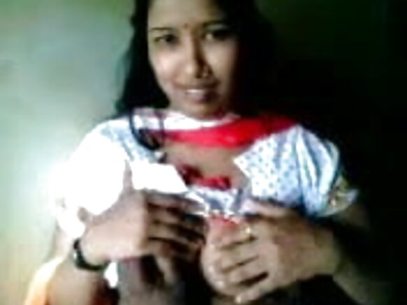 چاچي سيڪسي بوبز ڏيکاريندي پوري فلم هندي ۾ mmm bf puppy mmm