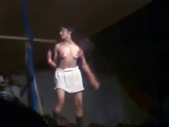 انڊين ڇوڪري سيڪسي فلم سيڪسي پٽي ڊانس گرل شو شو عوام ۾