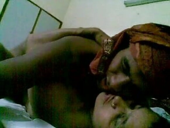 هوٽل جي بستري ۾ نئين شادي شده جوڙي 2 sexy film new hotel
