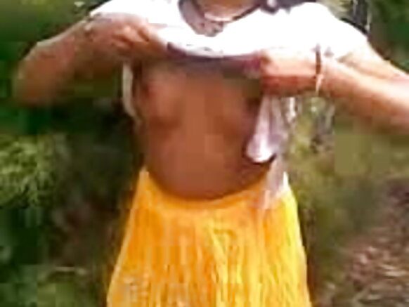 ڇوڪري ديسي ڇوڪرن سان جنگل ۾ هلندي tamil sexy movie