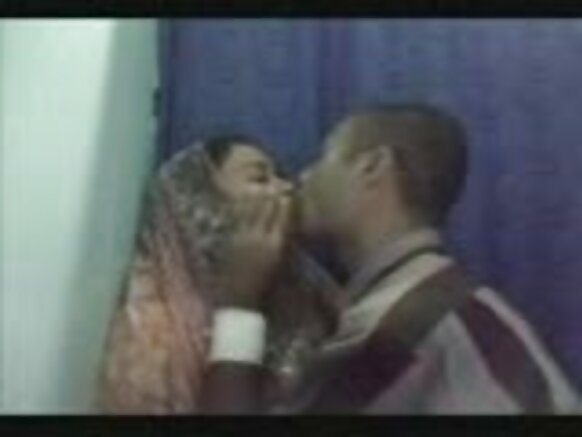 نوجوان ديسي ڀوجپوري سيڪسي وڊيو فلم جوڙو سائبر ڪيفي ۾ جنسي ڪم ڪندي نوجوان جوڙو ڪيبن ۾