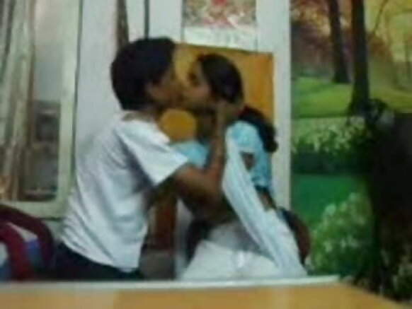 bf xxx ڇوڪري پڪڙي ڇوڪري کي چوسندي ڪڪڙ ۽ چوسڻ جون ڇوڪريون sexy movie hd