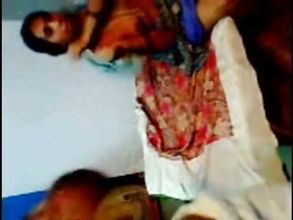 ديسي زال مڙس جي دوست طرفان منهنجي زال کي چدائي sexy bhojpuri movie